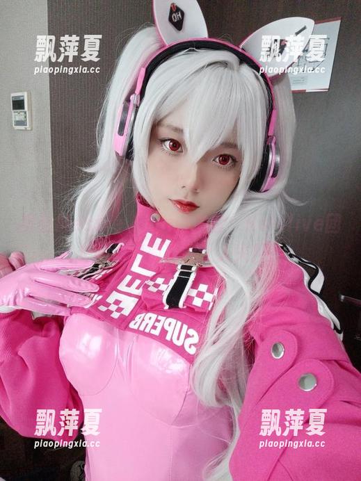 探秘Messie Huang全套：Hololive团长的图集简直能让人失控！